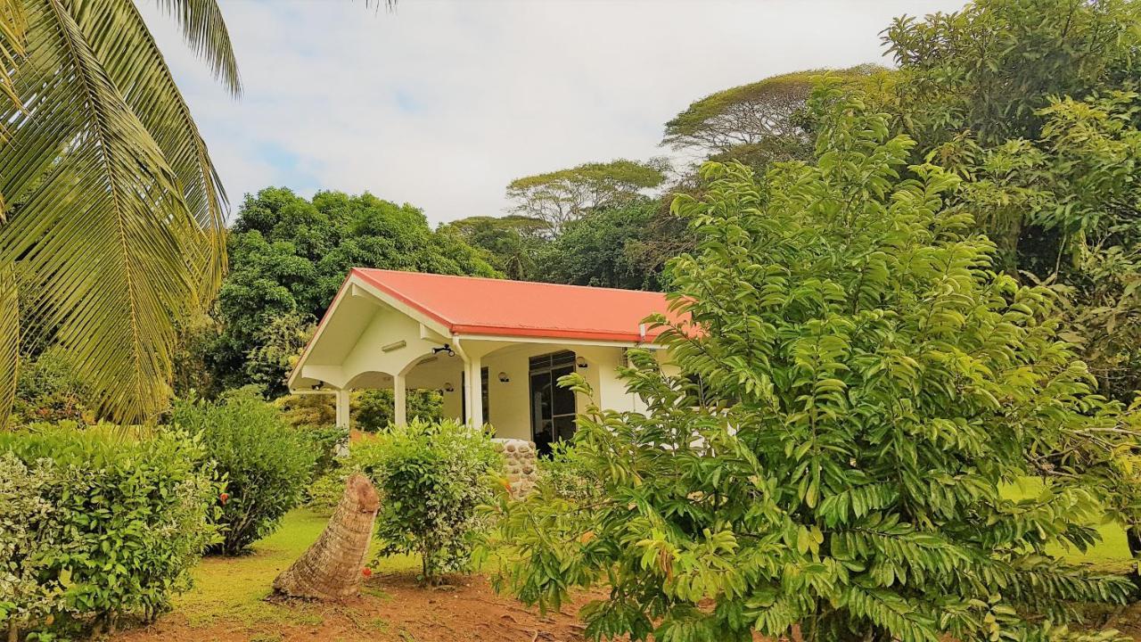 Вилла Huahine - Tipanier House Haapu Экстерьер фото